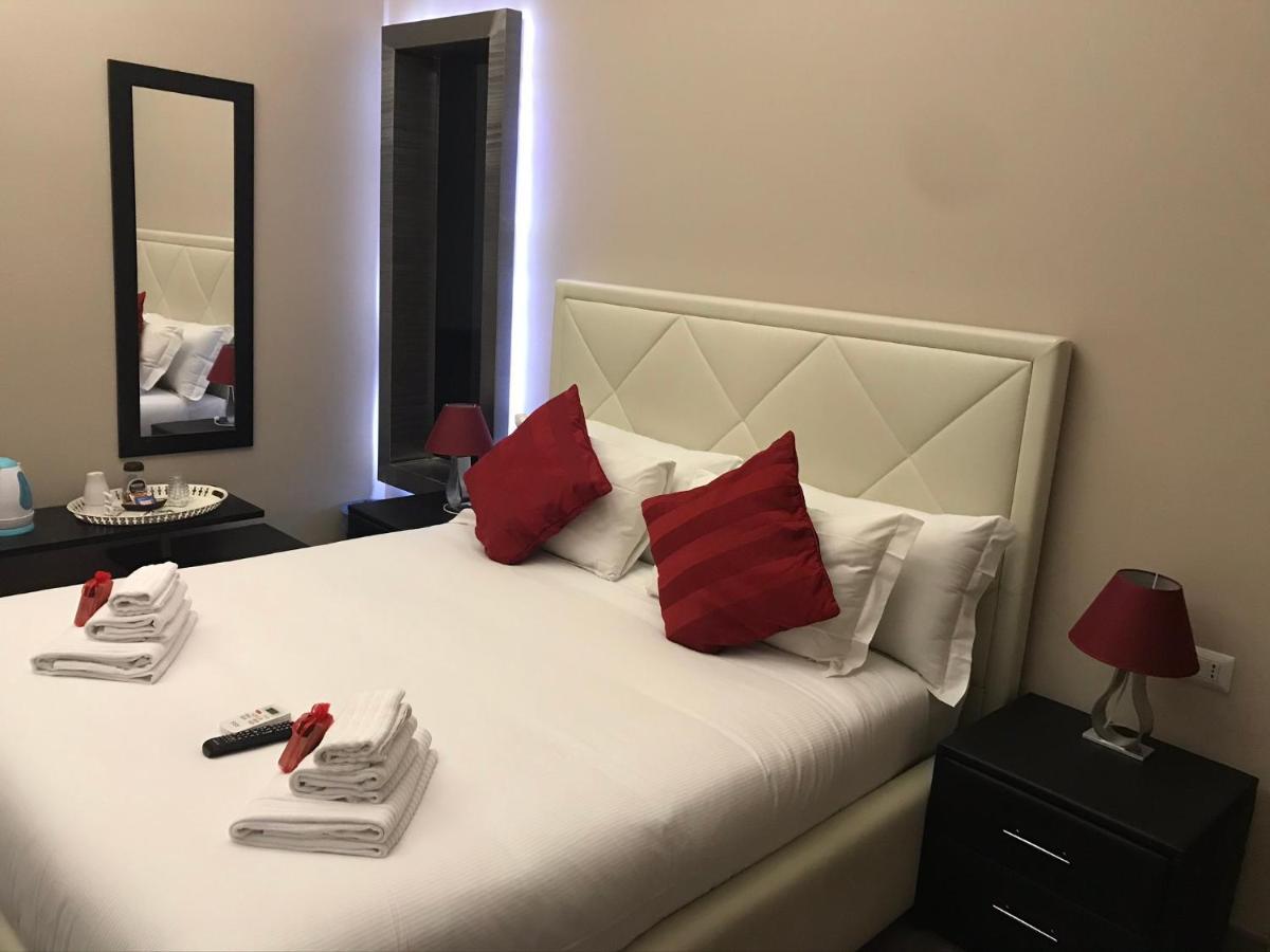 Отель Relaise Luxury Sistina Рим Экстерьер фото
